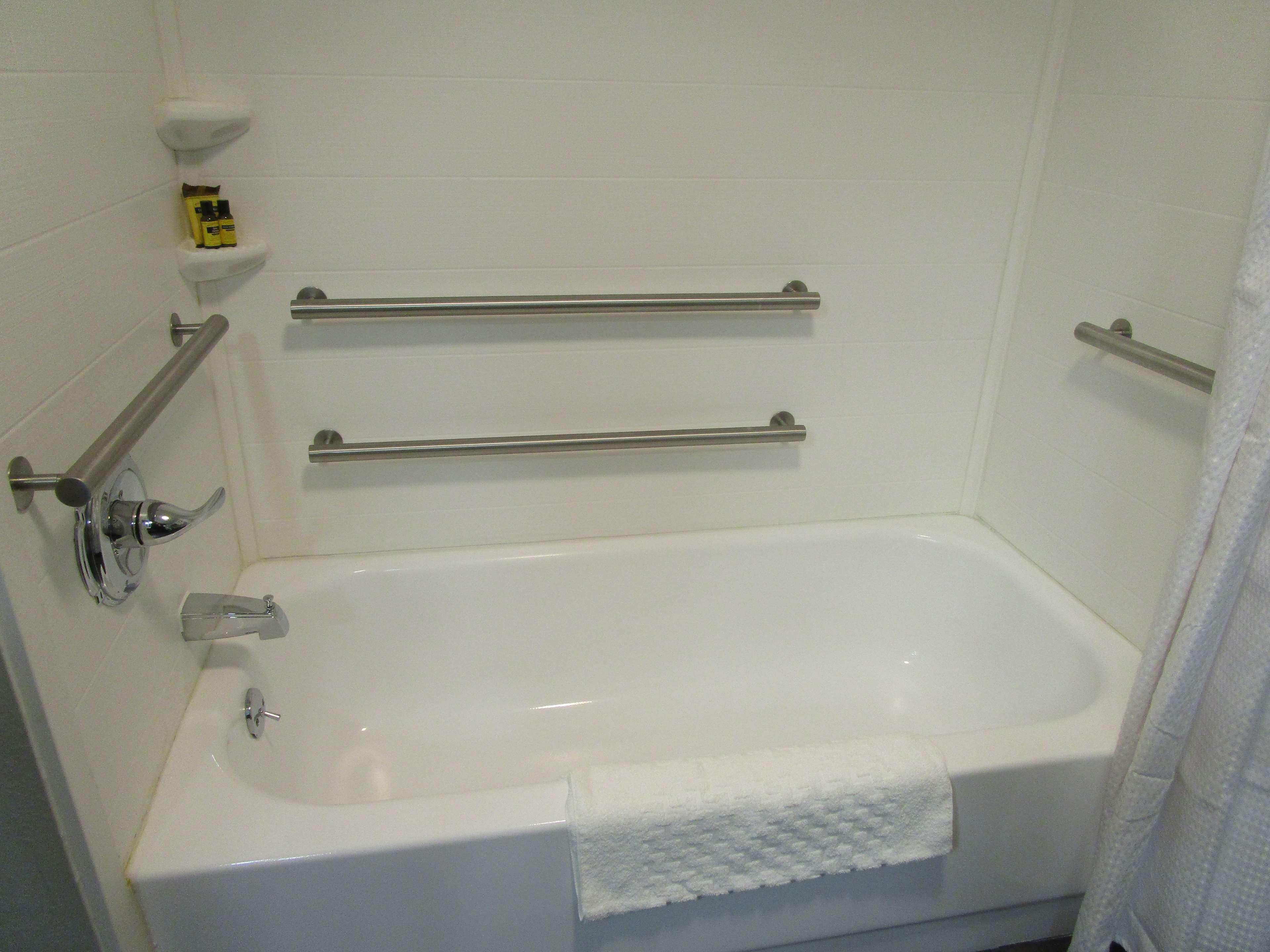 Best Western Plus East 3*